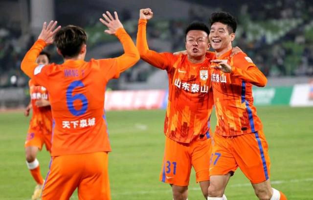 拜仁0-2落后法兰克福　第36分钟，拜仁被打花了！